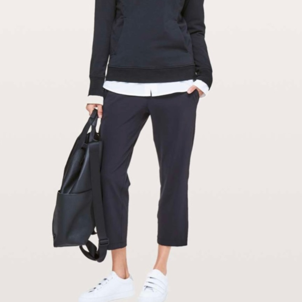 Lululemon On the Fly Crop Size 12 Black Luxtreme Elastic Waist Drawstring Pants